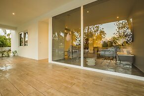 Boca Catalina Modern Villa