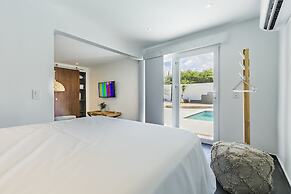 Boca Catalina Modern Villa