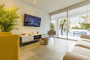 Boca Catalina Modern Villa