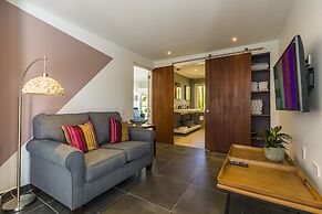 Boca Catalina Modern Villa