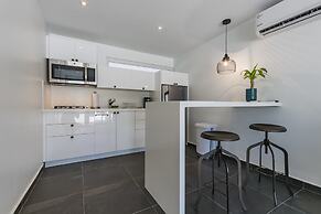 Boca Catalina Modern Villa