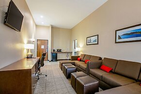 Comfort Suites Fishkill near Interstate 84