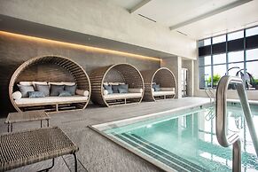 The Row Hotel at Assembly Row, Autograph Collection