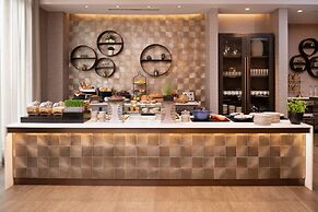 The Row Hotel at Assembly Row, Autograph Collection