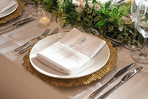 The Row Hotel at Assembly Row, Autograph Collection