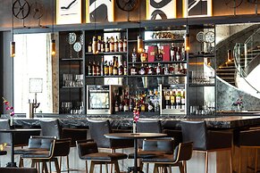 The Row Hotel at Assembly Row, Autograph Collection