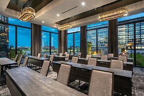 The Row Hotel at Assembly Row, Autograph Collection