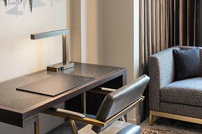 The Row Hotel at Assembly Row, Autograph Collection