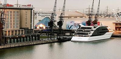 Premium London Excel Apartment