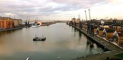 Premium London Excel Apartment