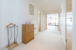 Premium London Excel Apartment