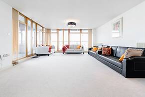 Premium London Excel Apartment