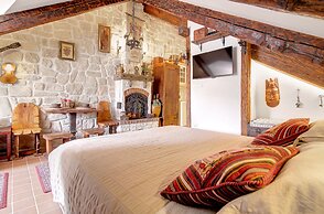 MAIN CENTRAL SQUARE guest house