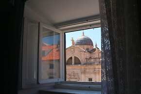 MAIN CENTRAL SQUARE guest house