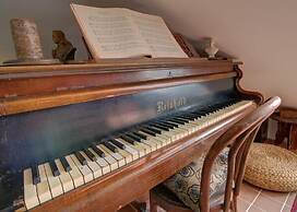 MAIN CENTRAL SQUARE guest house