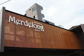 Merdelong Hotel