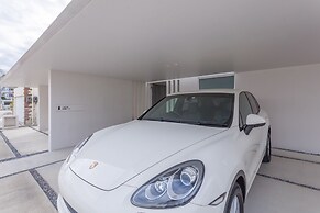 Kariyushi Condominium Resort Onna Maeda Base