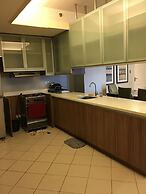 Jes & Warren's Place