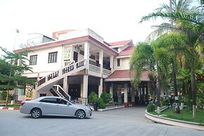 Golden Beach Resort Hotel