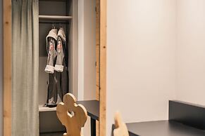 La Cort My Dollhouse - Adults Only