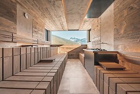 La Cort My Dollhouse - Adults Only