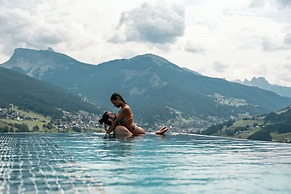 La Cort My Dollhouse - Adults Only