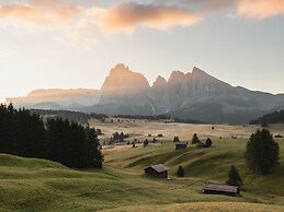 La Cort My Dollhouse - Adults Only