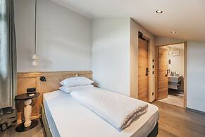 La Cort My Dollhouse - Adults Only