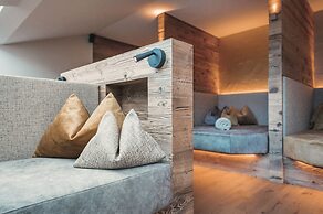 La Cort My Dollhouse - Adults Only