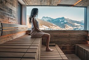 La Cort My Dollhouse - Adults Only