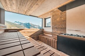 La Cort My Dollhouse - Adults Only