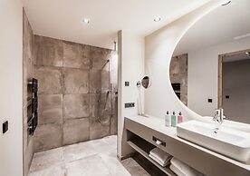 La Cort My Dollhouse - Adults Only