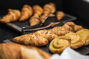 La Cort My Dollhouse - Adults Only