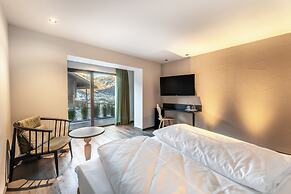 La Cort My Dollhouse - Adults Only