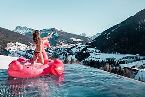 La Cort My Dollhouse - Adults Only