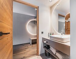 La Cort My Dollhouse - Adults Only