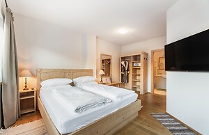 La Cort My Dollhouse - Adults Only