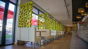 Xanadu Resort - cottage