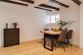 Canal Garden Apartment