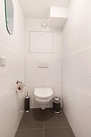 Canal Garden Apartment