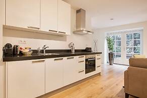 Canal Garden Apartment