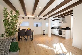 Canal Garden Apartment