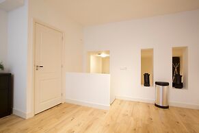 Canal Garden Apartment