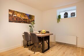 Canal Garden Apartment