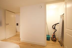 Canal Garden Apartment