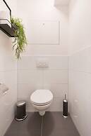 Canal Garden Apartment