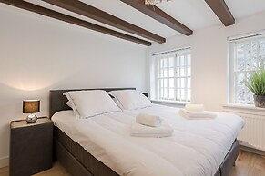 Canal Garden Apartment