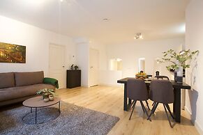 Canal Garden Apartment