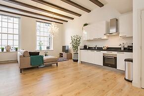 Canal Garden Apartment