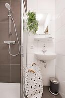 Canal Garden Apartment